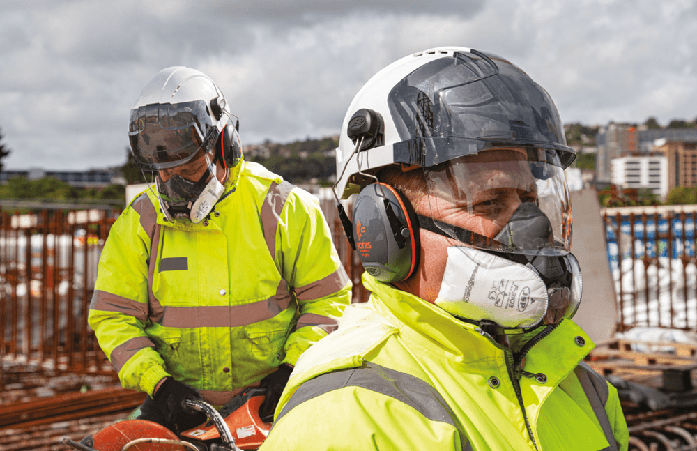 How To Choose Workwear and PPE for Winter article cover picture