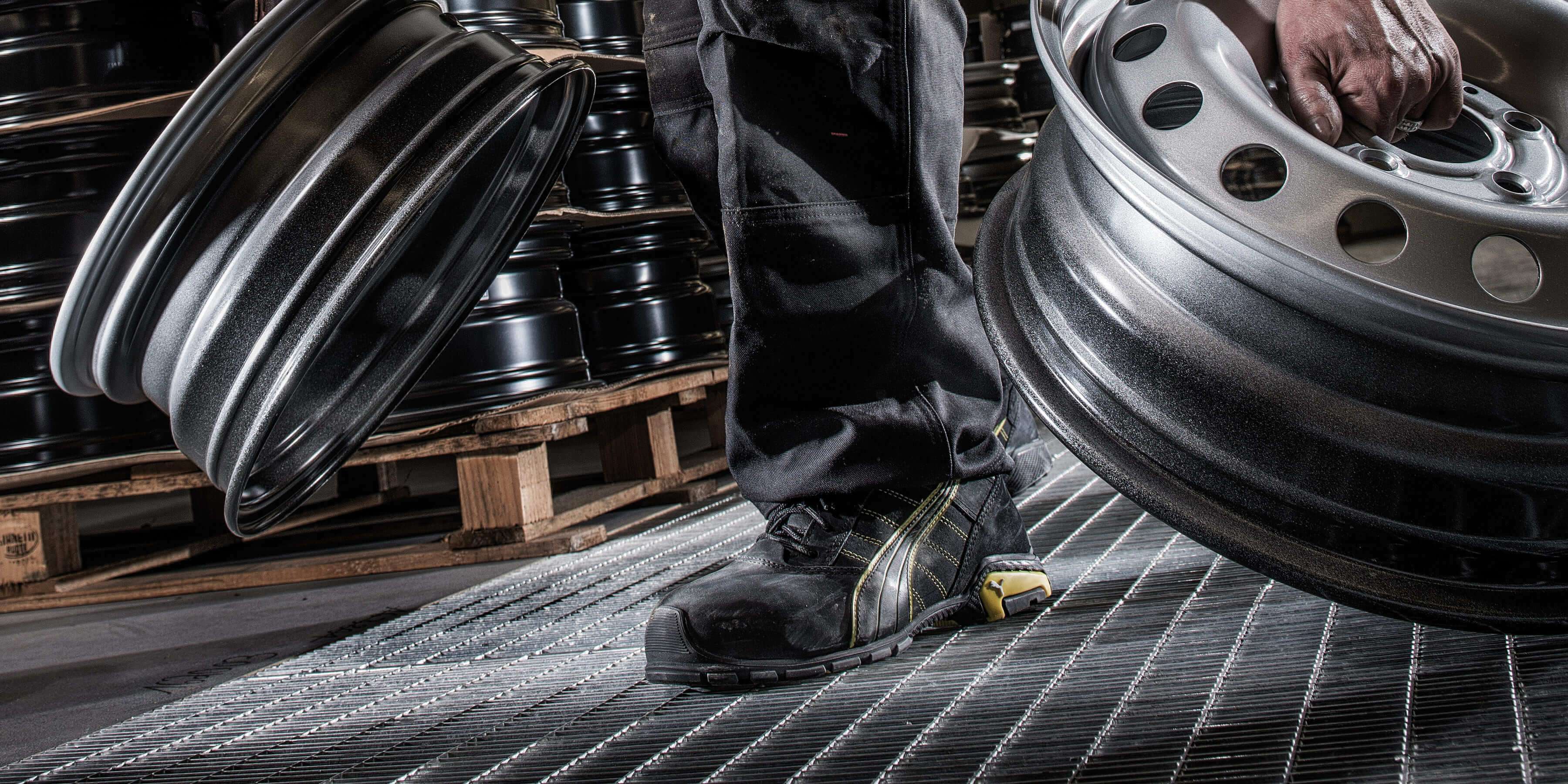 A Guide to Safety Footwear Standards and Ratings article cover picture