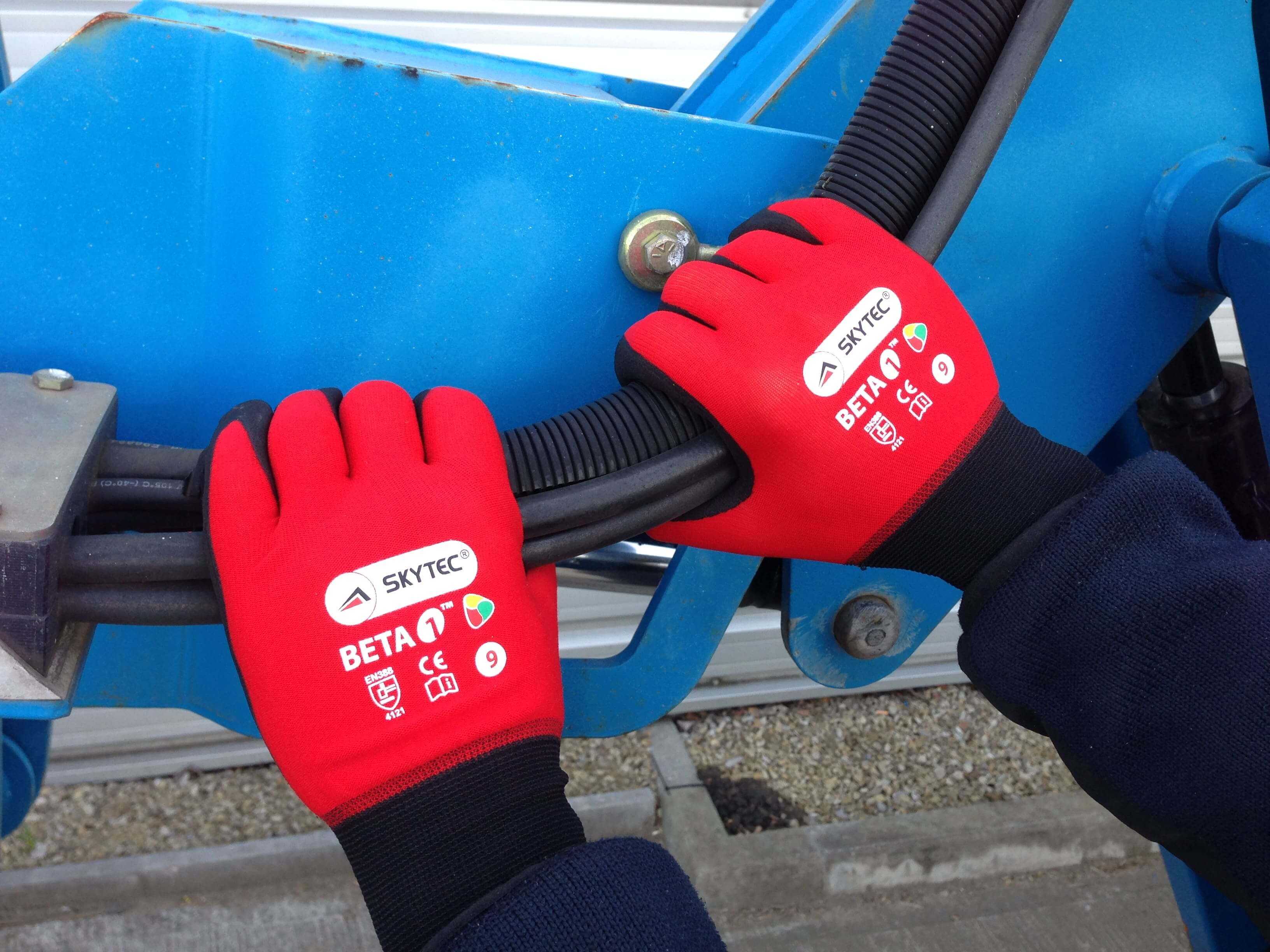 Beta 1 Red Work Gloves Skytec